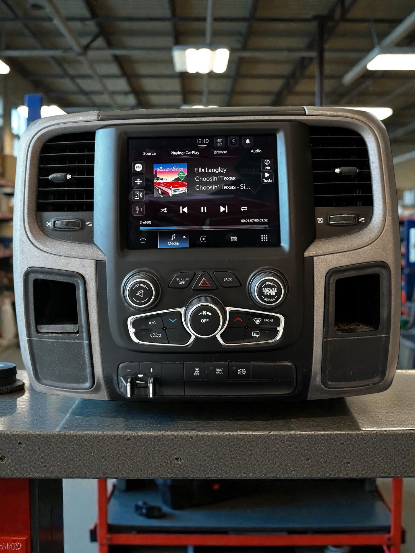 2013+ Ram 1500 Classic & 2013-2018 Heavy Duty Uconnect 5 UBD Upgrade Kit – 8.4-Inch Display with Wireless Apple CarPlay & Android Auto