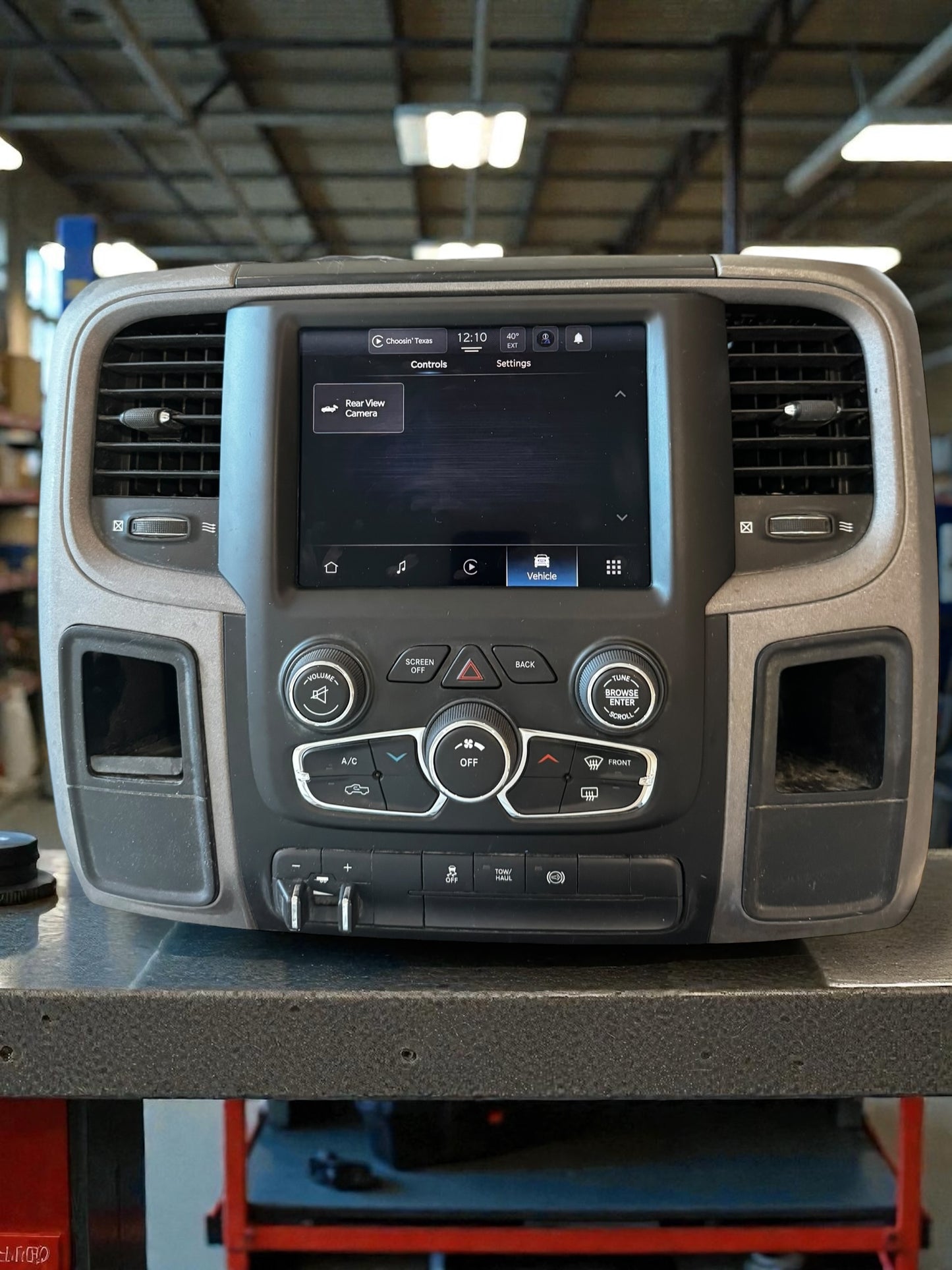 2013+ Ram 1500 Classic & 2013-2018 Heavy Duty Uconnect 5 UBD Upgrade Kit – 8.4-Inch Display with Wireless Apple CarPlay & Android Auto