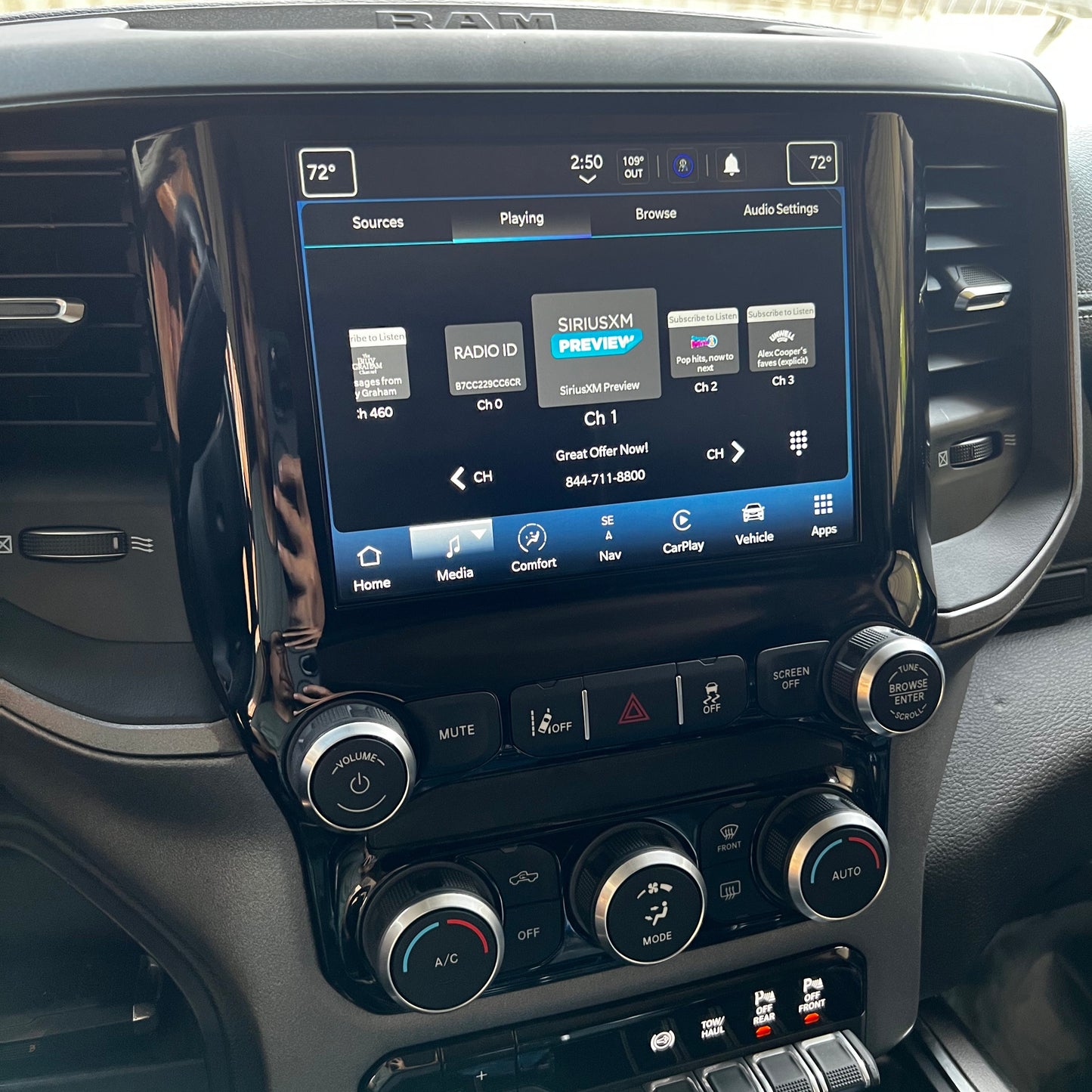 2019-2024 RAM Heavy Duty 2500/3500 UBL Uconnect 5 Upgrade kit with 8.4-inch Touchscreen including Wireless Apple CarPlay / Android Auto