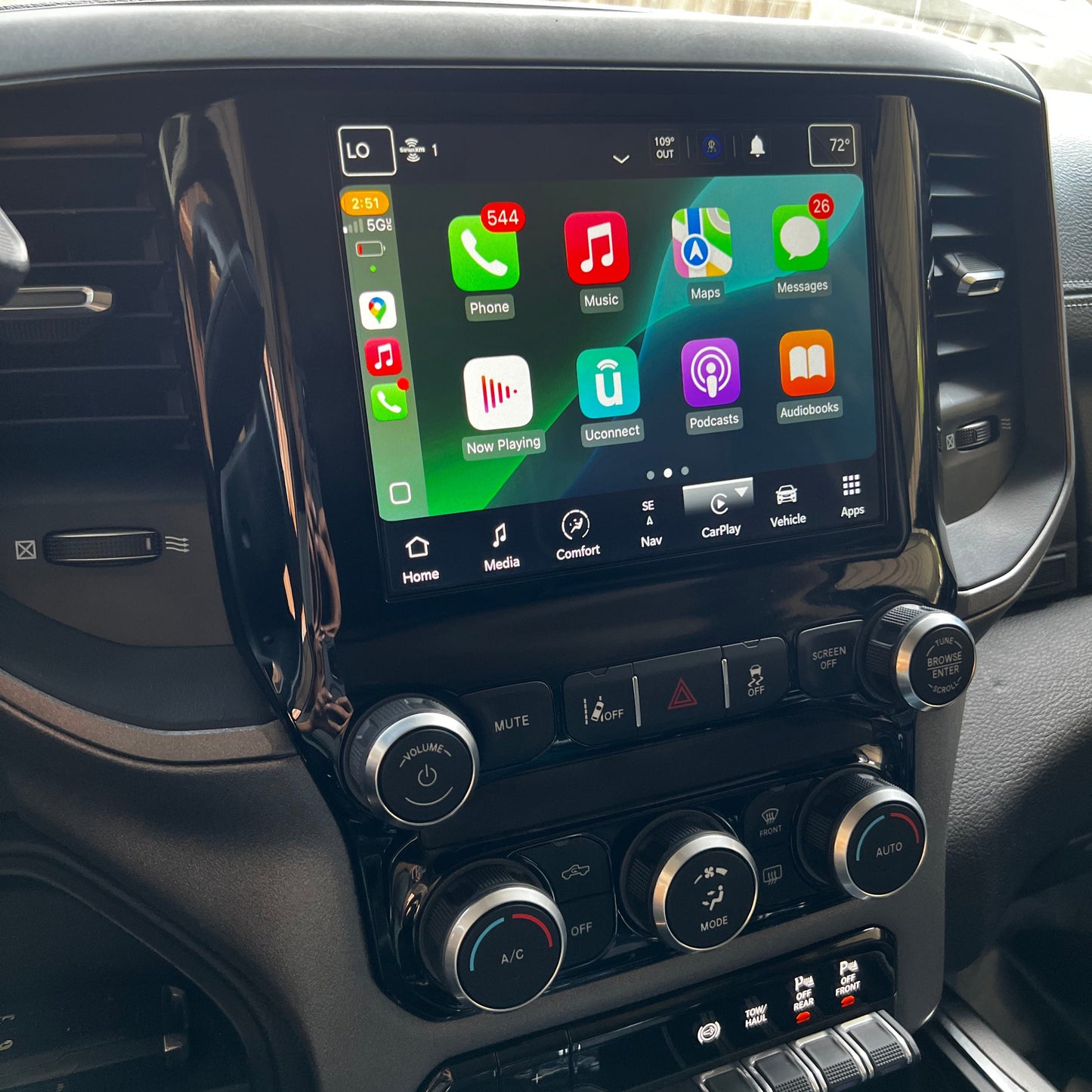 2019-2024 RAM Heavy Duty 2500/3500 UBL Uconnect 5 Upgrade kit with 8.4-inch Touchscreen including Wireless Apple CarPlay / Android Auto